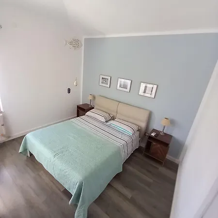 Laku Holiday home